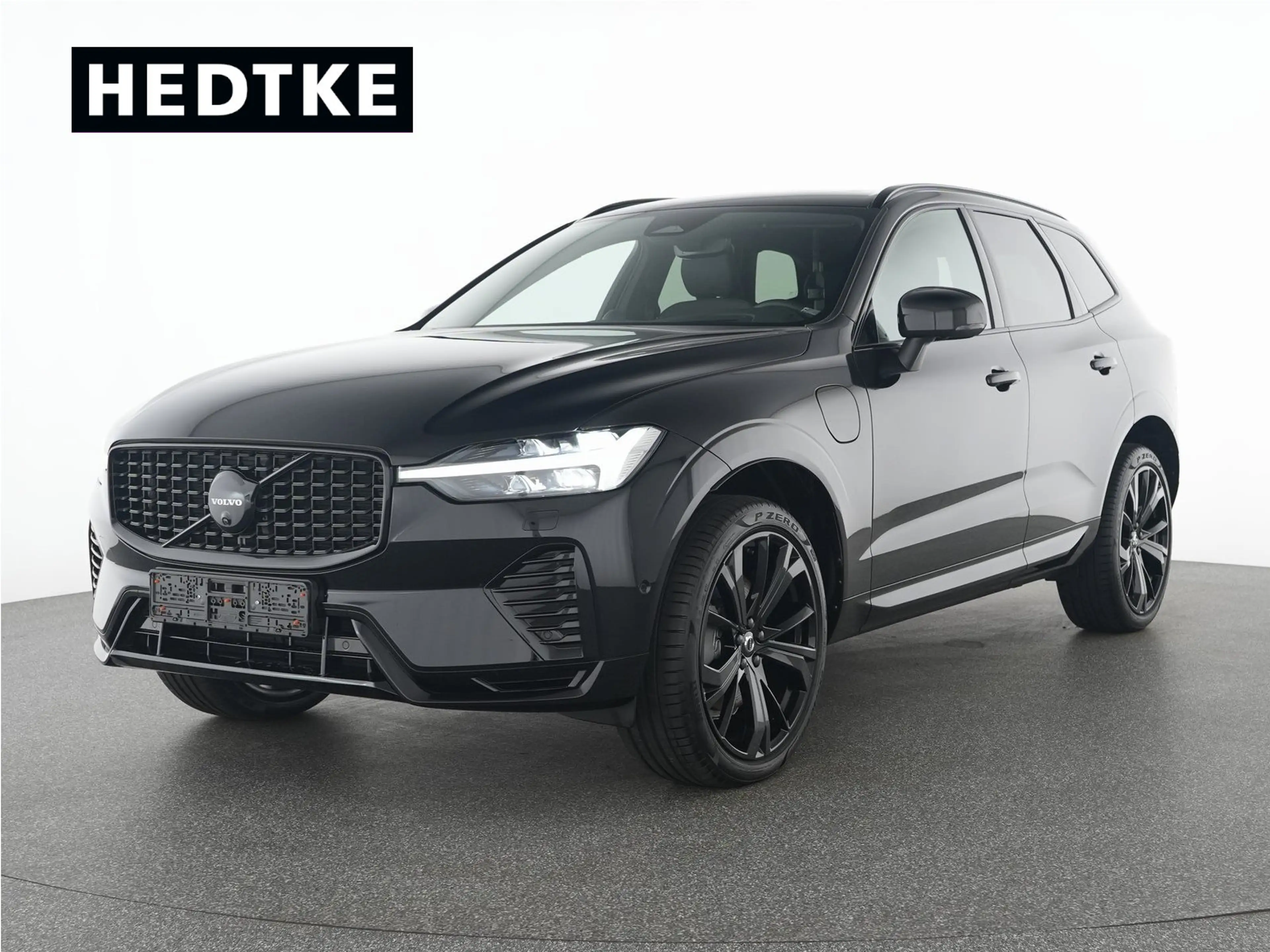 Volvo XC60 T8 AWD Ultra Black Edition FOUR-C*B&W*360°