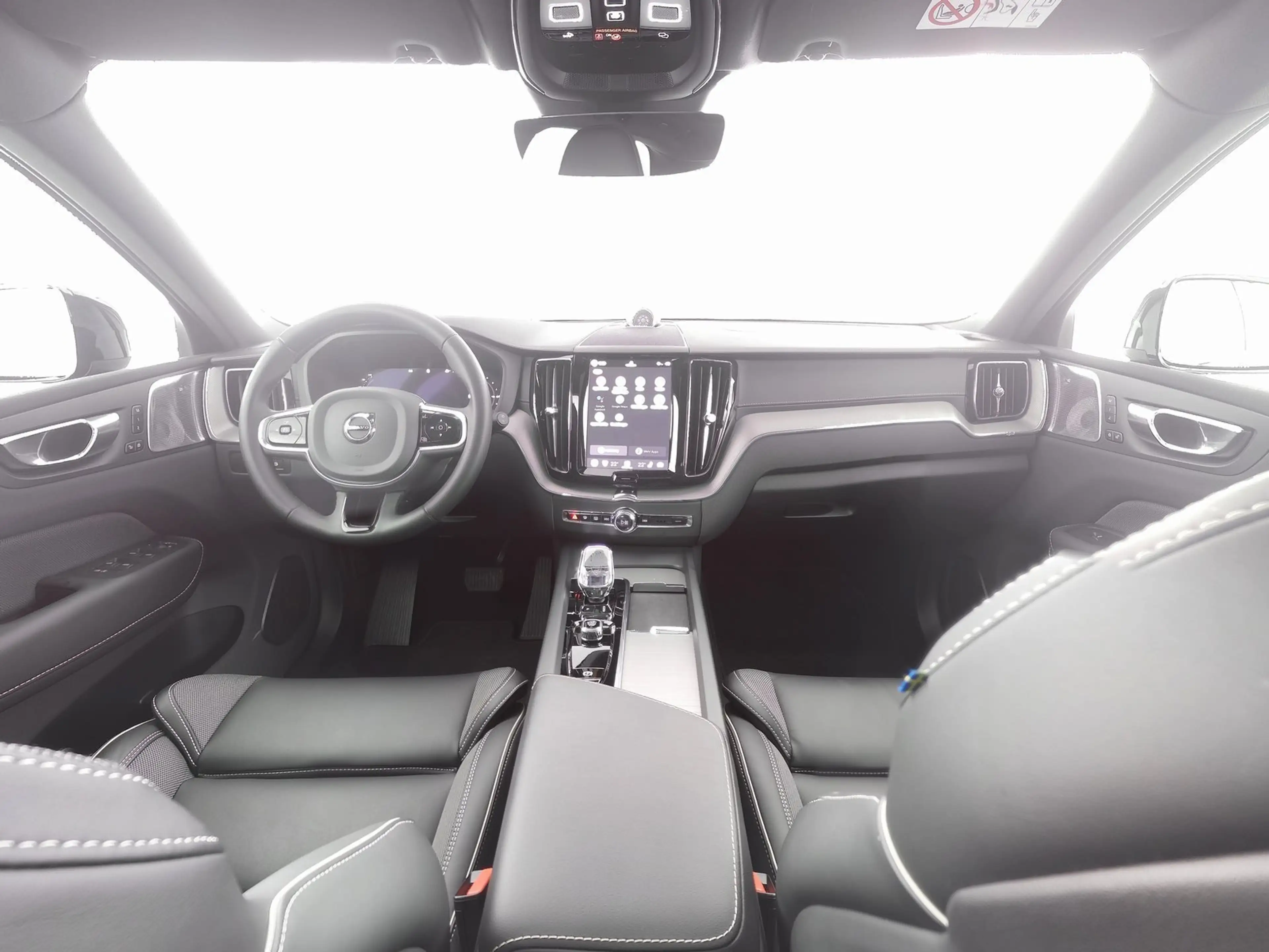 Volvo XC60 T8 AWD Ultra Black Edition FOUR-C*B&W*360° — photo 3