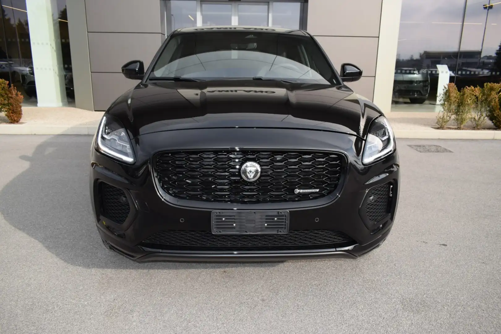 Jaguar E-Pace 2.0D I4 163 CV AWD Auto R-Dynamic S Nero - 2