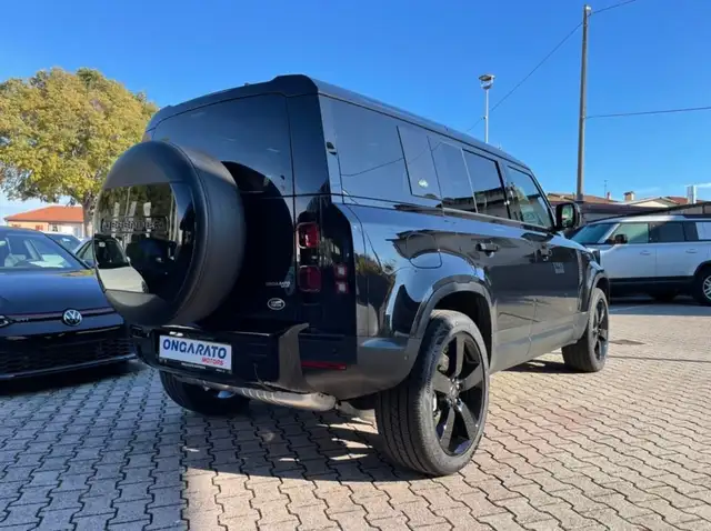 Land Rover Defender view 4