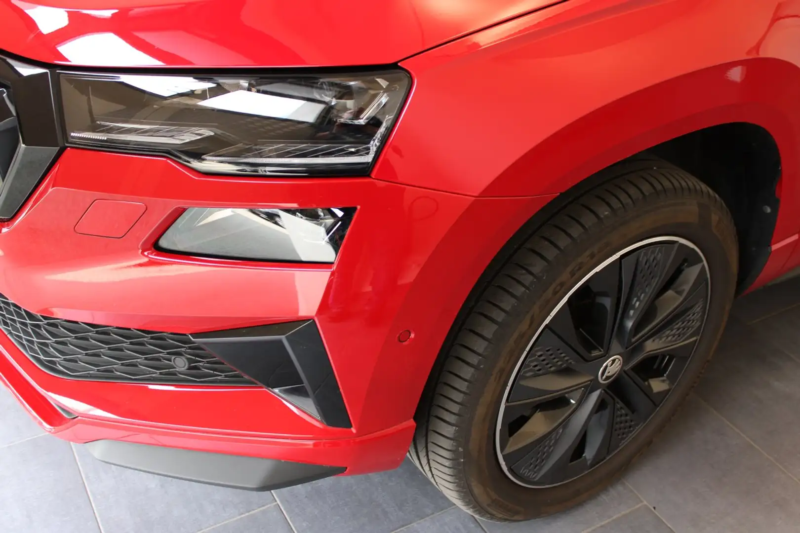 Skoda Karoq 4x4 Sportline TDI DSG Rot - 2