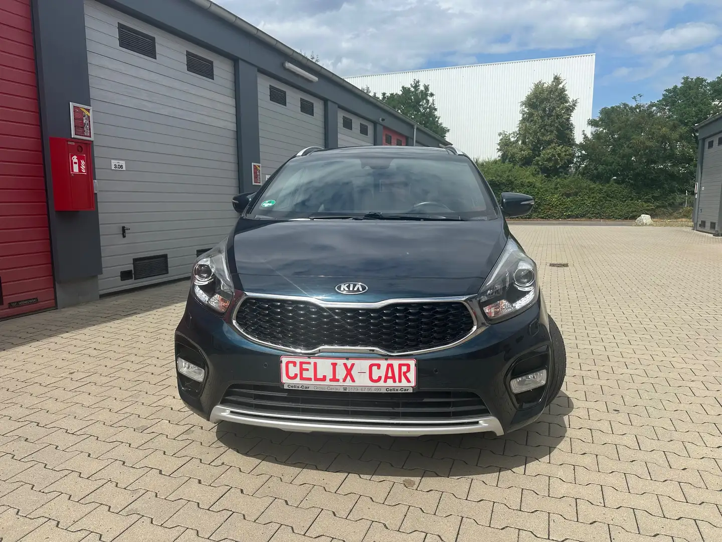 Kia Carens Spirit/Pano/Navi/Leder/7 Sitzer/Euro 6/AHK Blauw - 1
