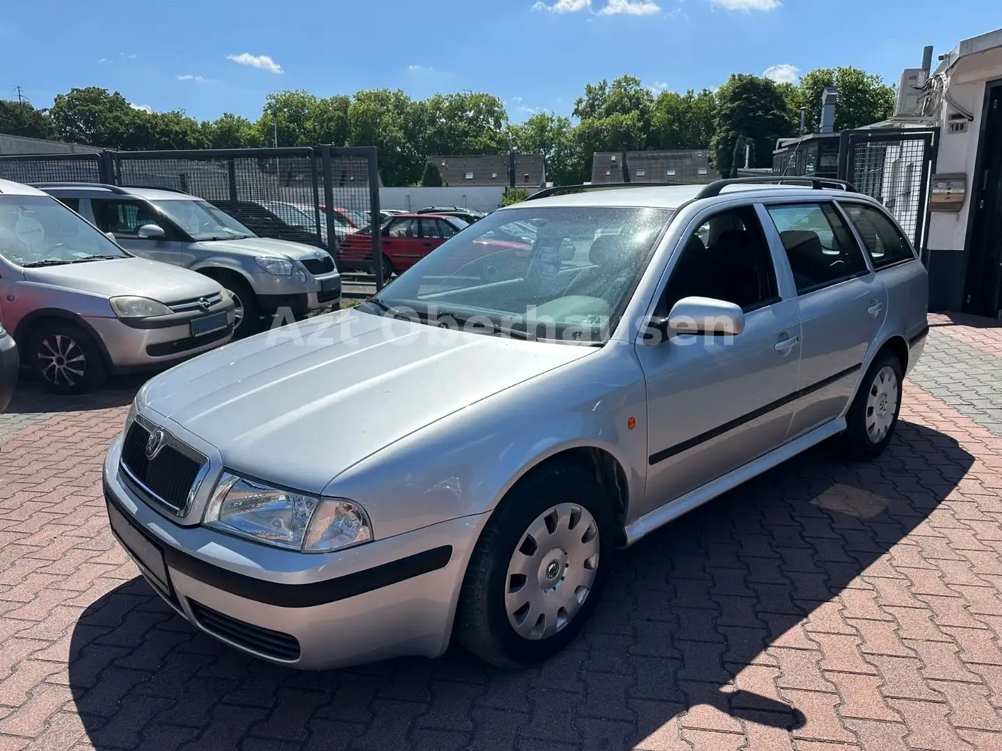 Skoda Octavia 1.6 Combi Tour*1.HAND*KLIMA*TÜV NEU* Silber - 2