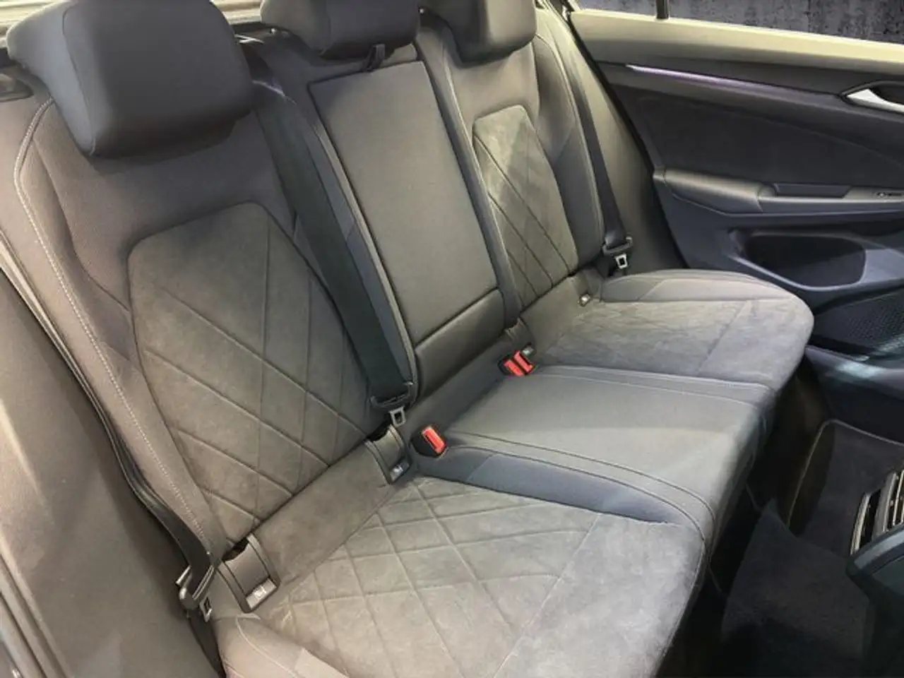 Volkswagen Golf 1.5 TSI Style LED+SHZ+Kamera+PDC 12