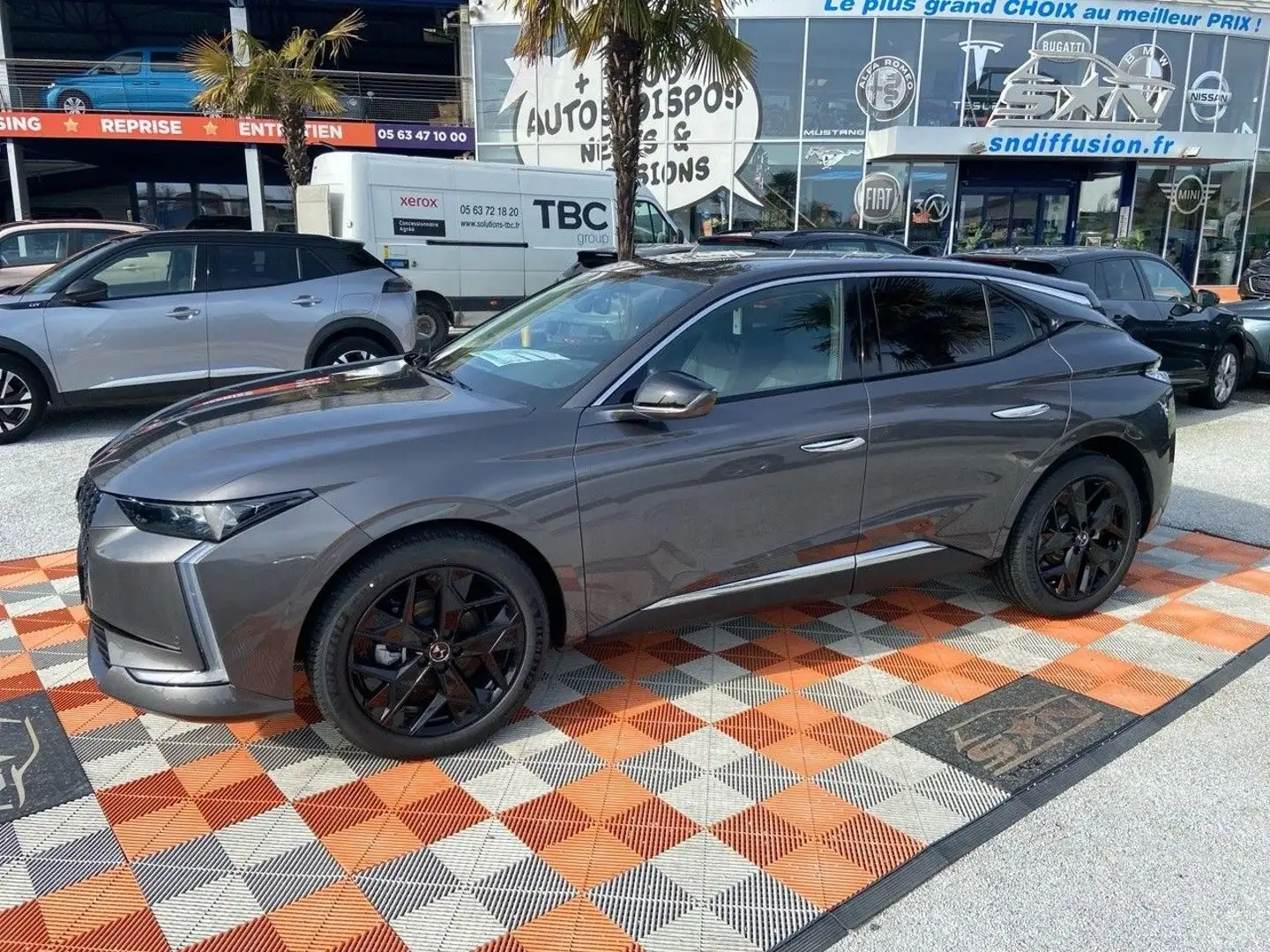 DS Automobiles DS 4 BlueHDi 130 EAT8 PALLAS Pack Confort Hayon Si¨ges  Grijs - 1