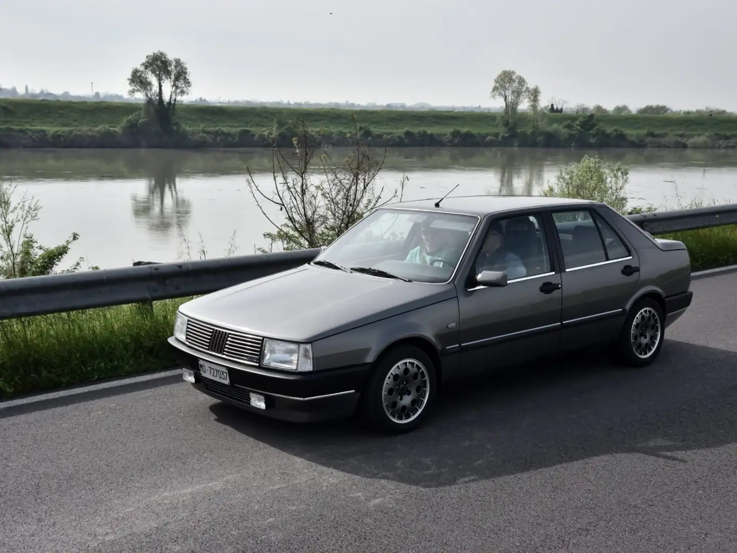 Fiat Croma 2000 i.e 8v ASI CONDIZIONI PARI AL NUOVO Gris - 1