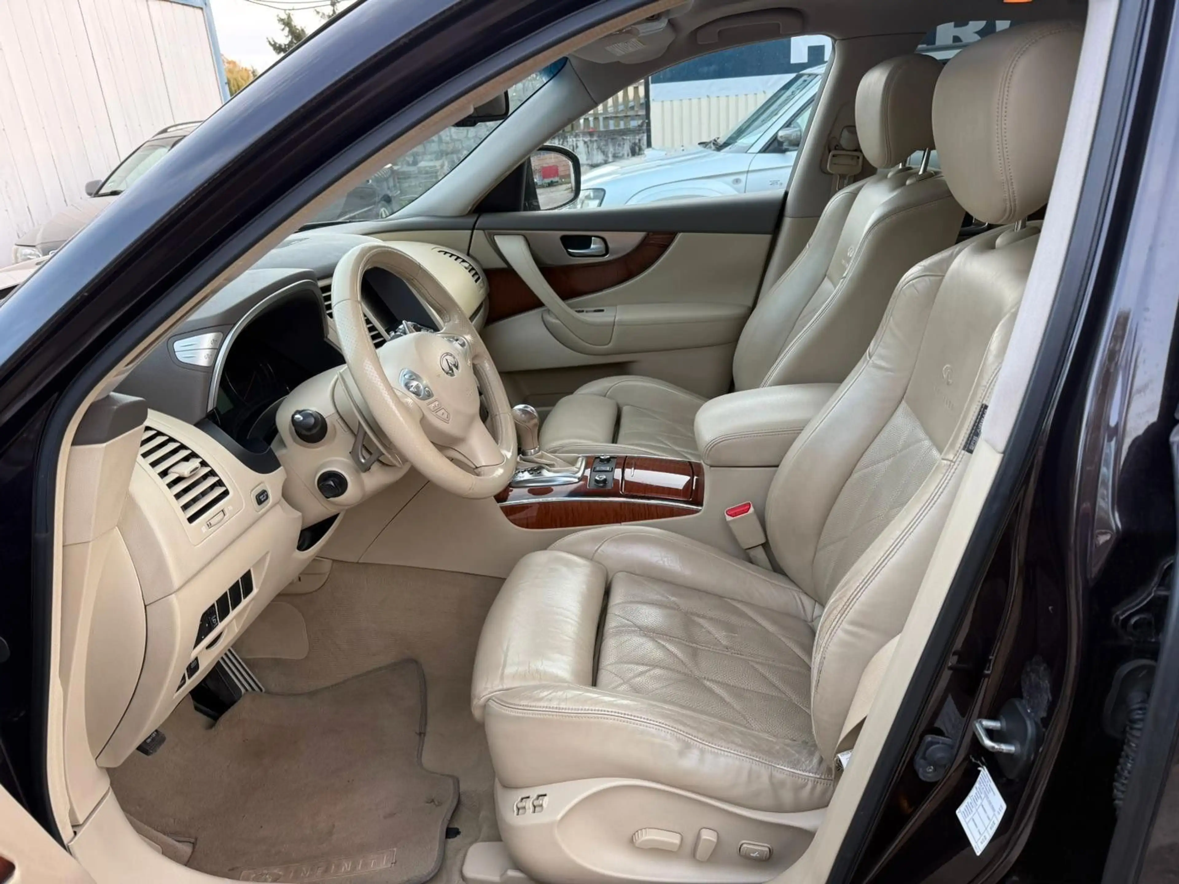 Infiniti FX 30d V6 AWD GT*TOP*TUV NEU*LEDER*SHZ* — photo 11