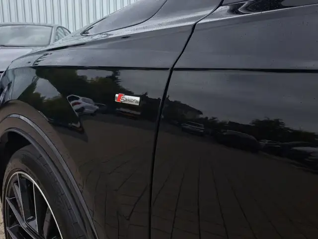 Audi Q7 view 22