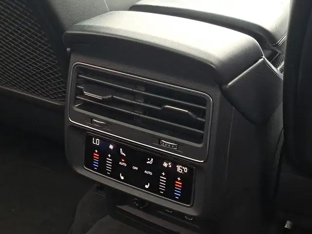 Audi Q7 view 17