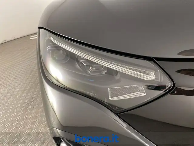 Mercedes-Benz EQE view 8
