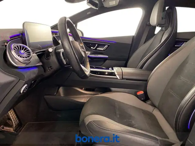 Mercedes-Benz EQE view 11