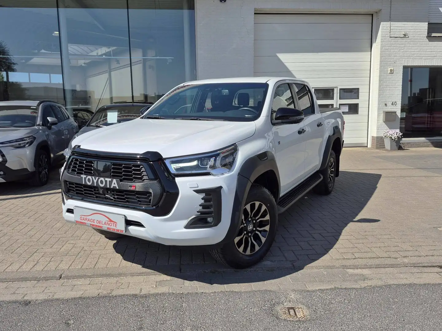 TOYOTA Hilux