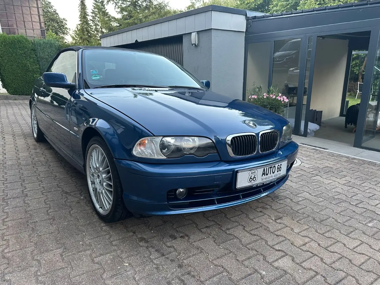 BMW 320 i Cabrio 320 Ci M-Paket |Hardtop| 1.Hand Blau - 1