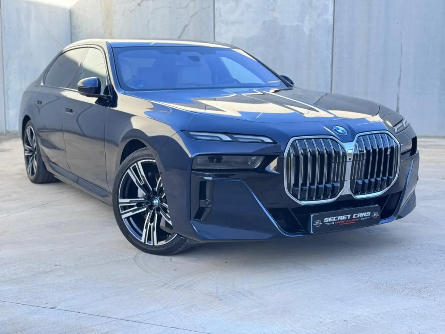 BMW i7 xDrive 60 M Sport Bleu - 2