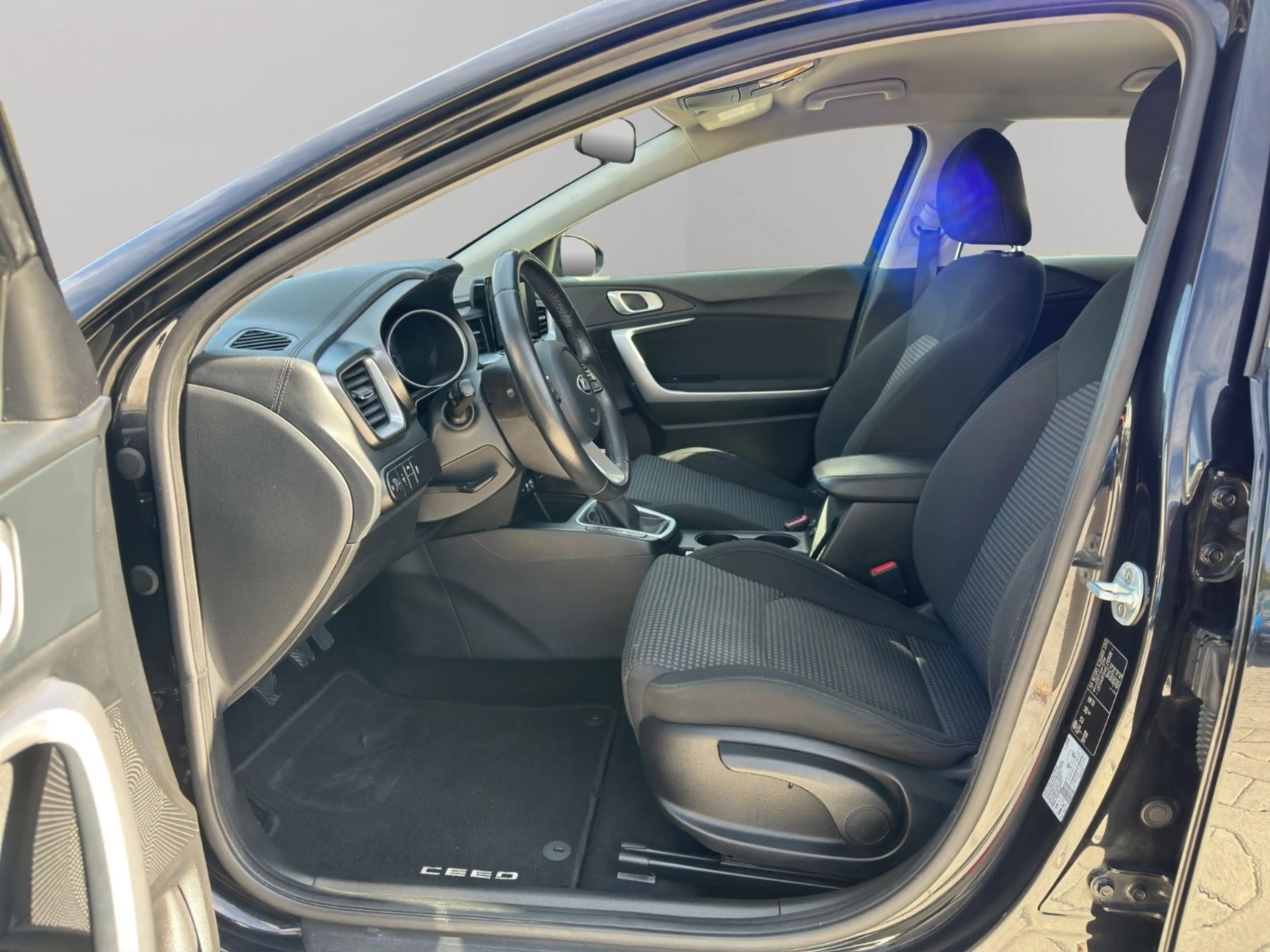 Kia Ceed SW / cee'd SW 1.0 T-GDI Vision*LED* — photo 9