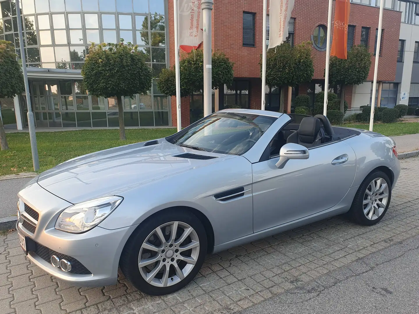 Mercedes-Benz SLK 350 SLK 350 BlueEfficiency Aut. Silber - 1