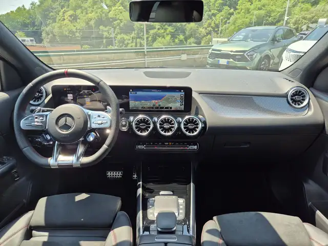 Mercedes-Benz Gla Class view 8