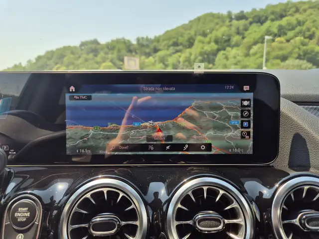 Mercedes-Benz Gla Class view 11