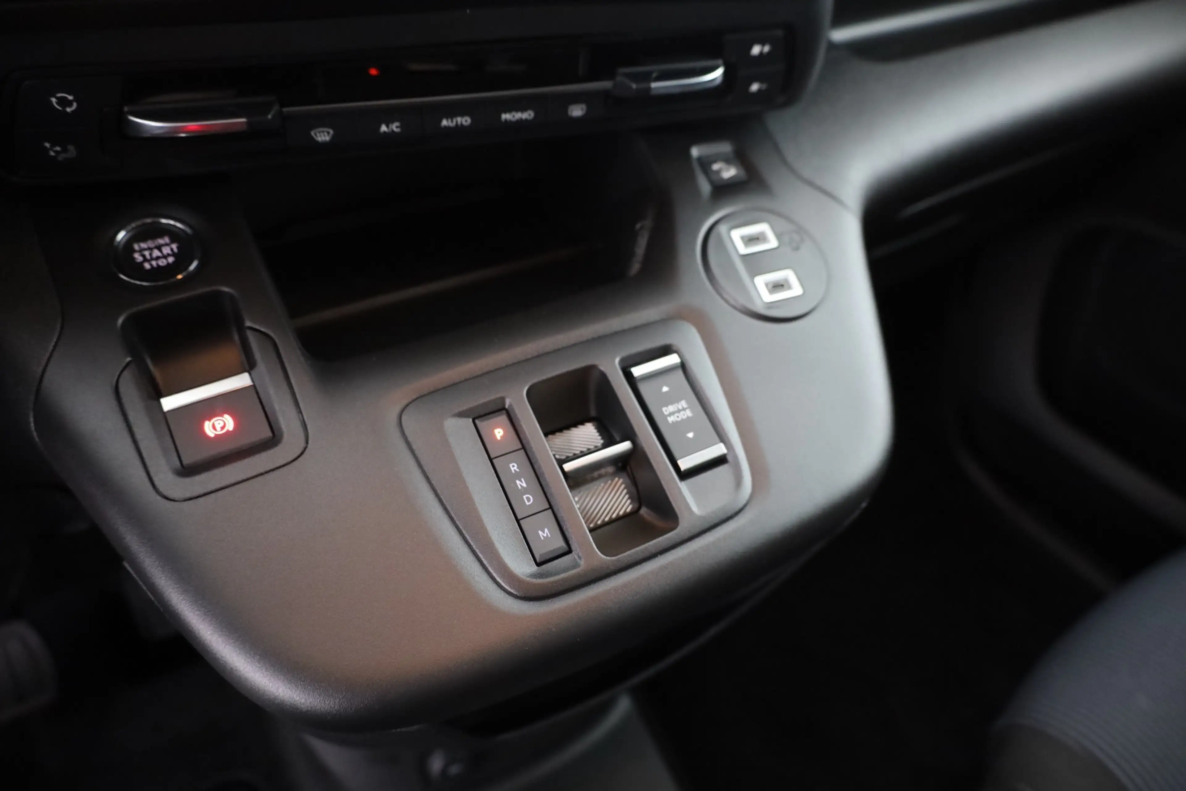 Fiat Doblo Maxi 1.5 BlueHDi Aut. LED Navi 7-Sitzer — photo 13