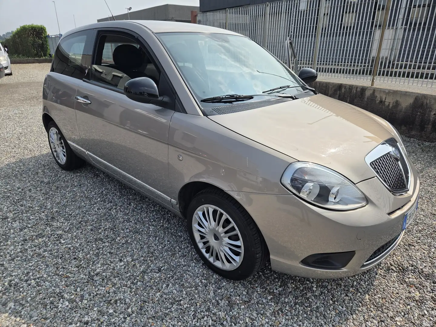 Lancia Ypsilon 1.2 8v Platinum 69cv - 2