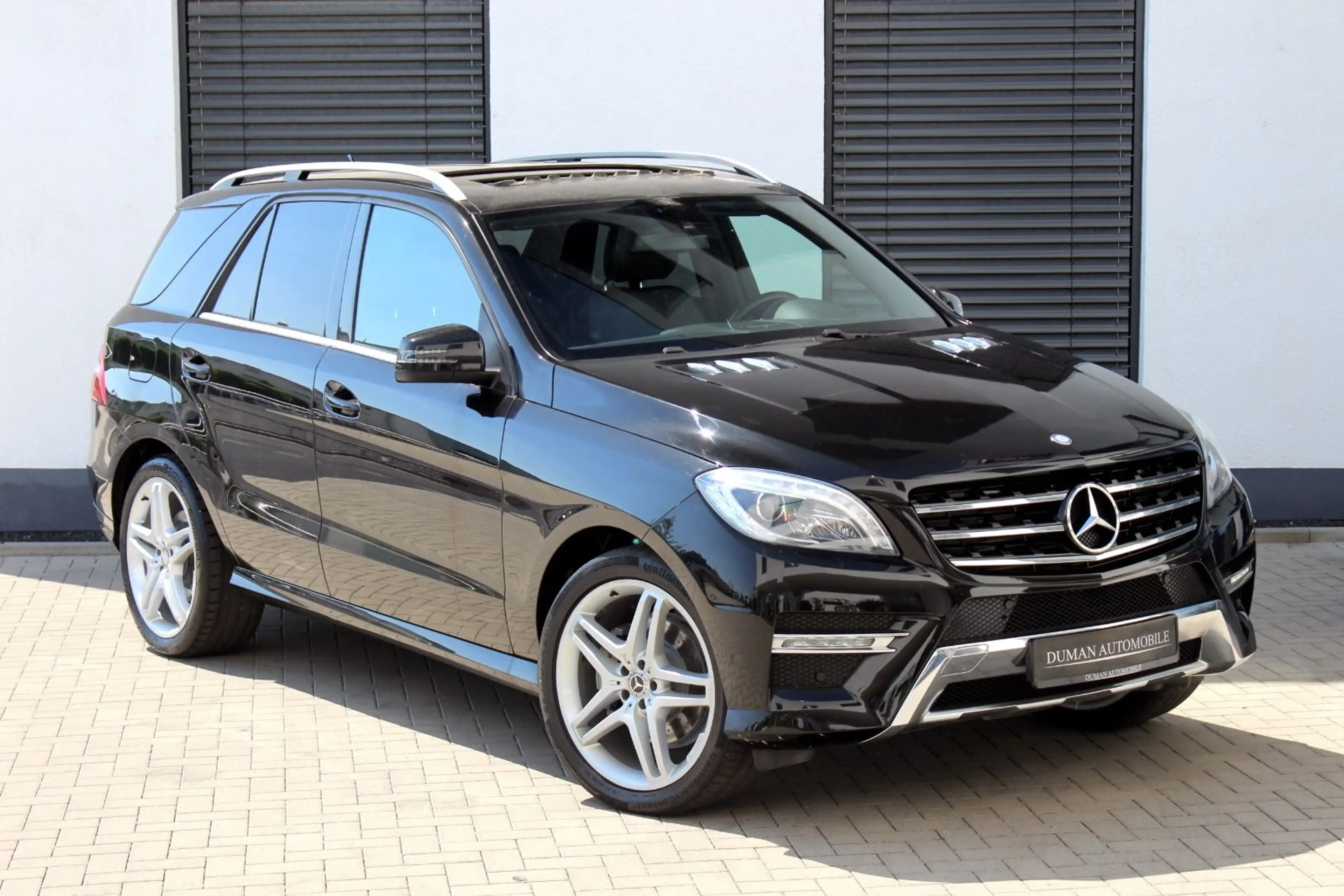 Mercedes-Benz ML 350 BT 4M AMG-PAKET PANO AHK KAMERA 21 ZOLL — photo 3
