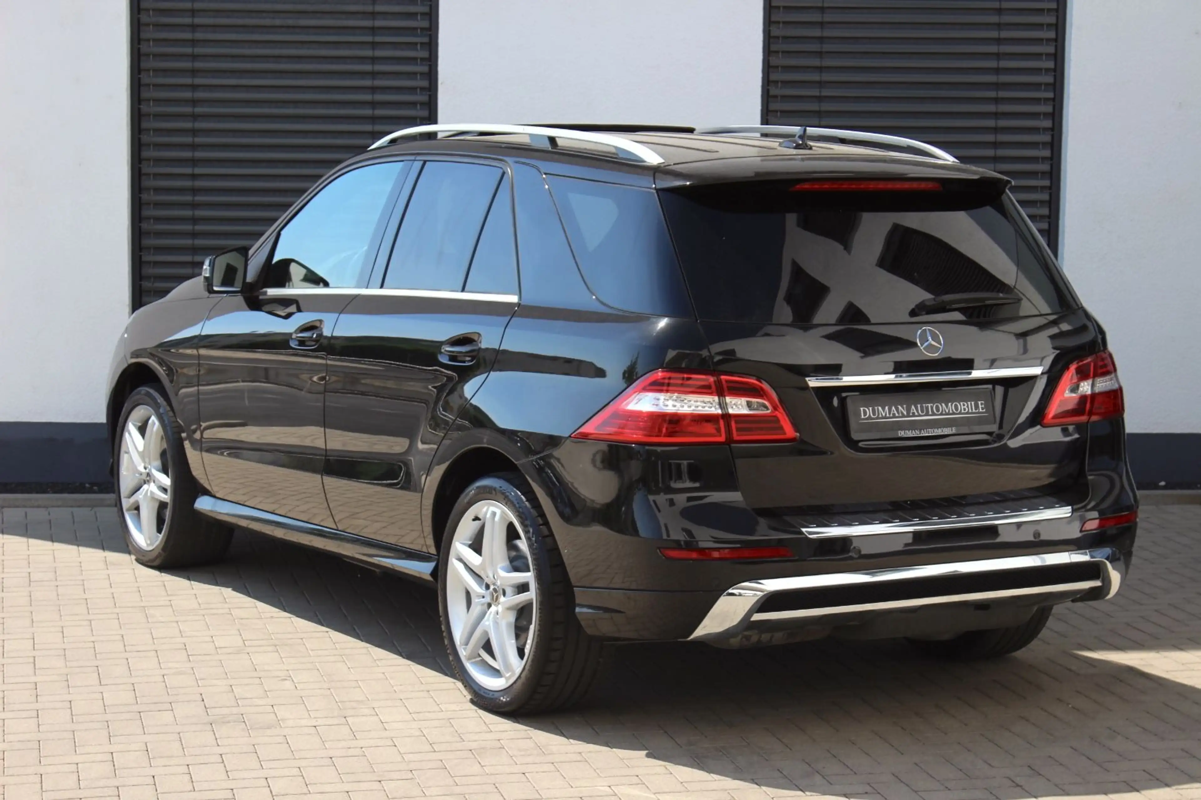 Mercedes-Benz ML 350 BT 4M AMG-PAKET PANO AHK KAMERA 21 ZOLL — photo 4