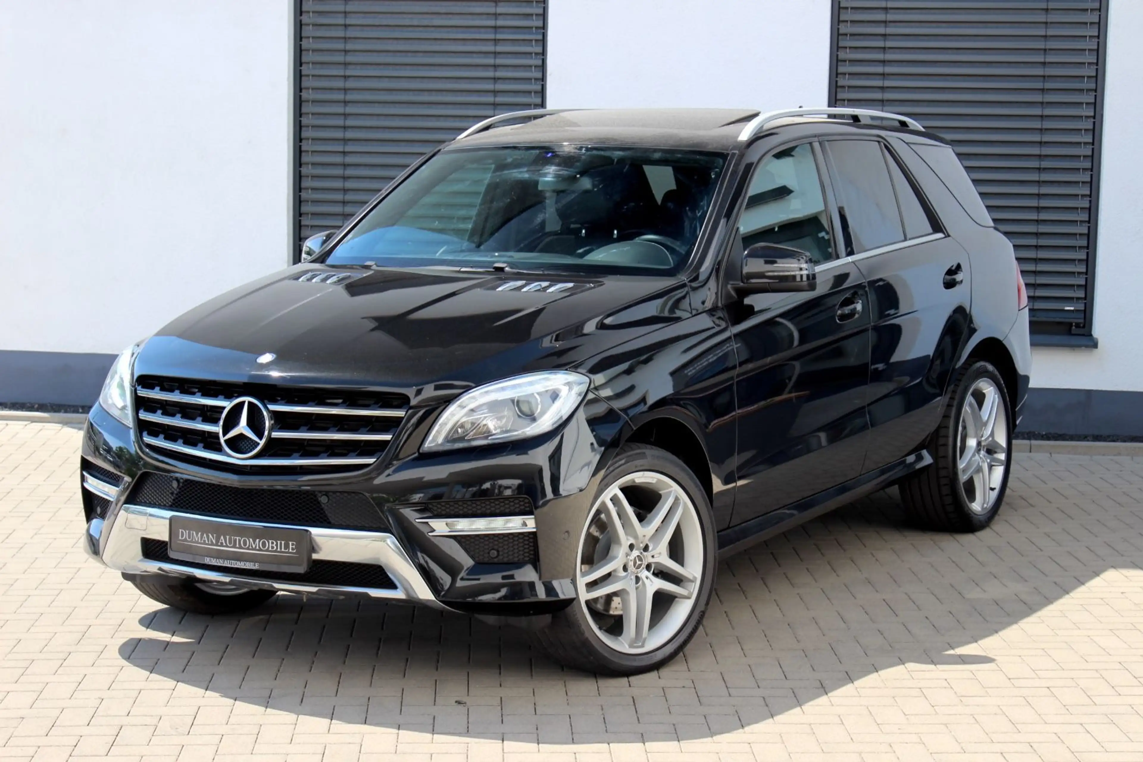 Mercedes-Benz ML 350 BT 4M AMG-PAKET PANO AHK KAMERA 21 ZOLL