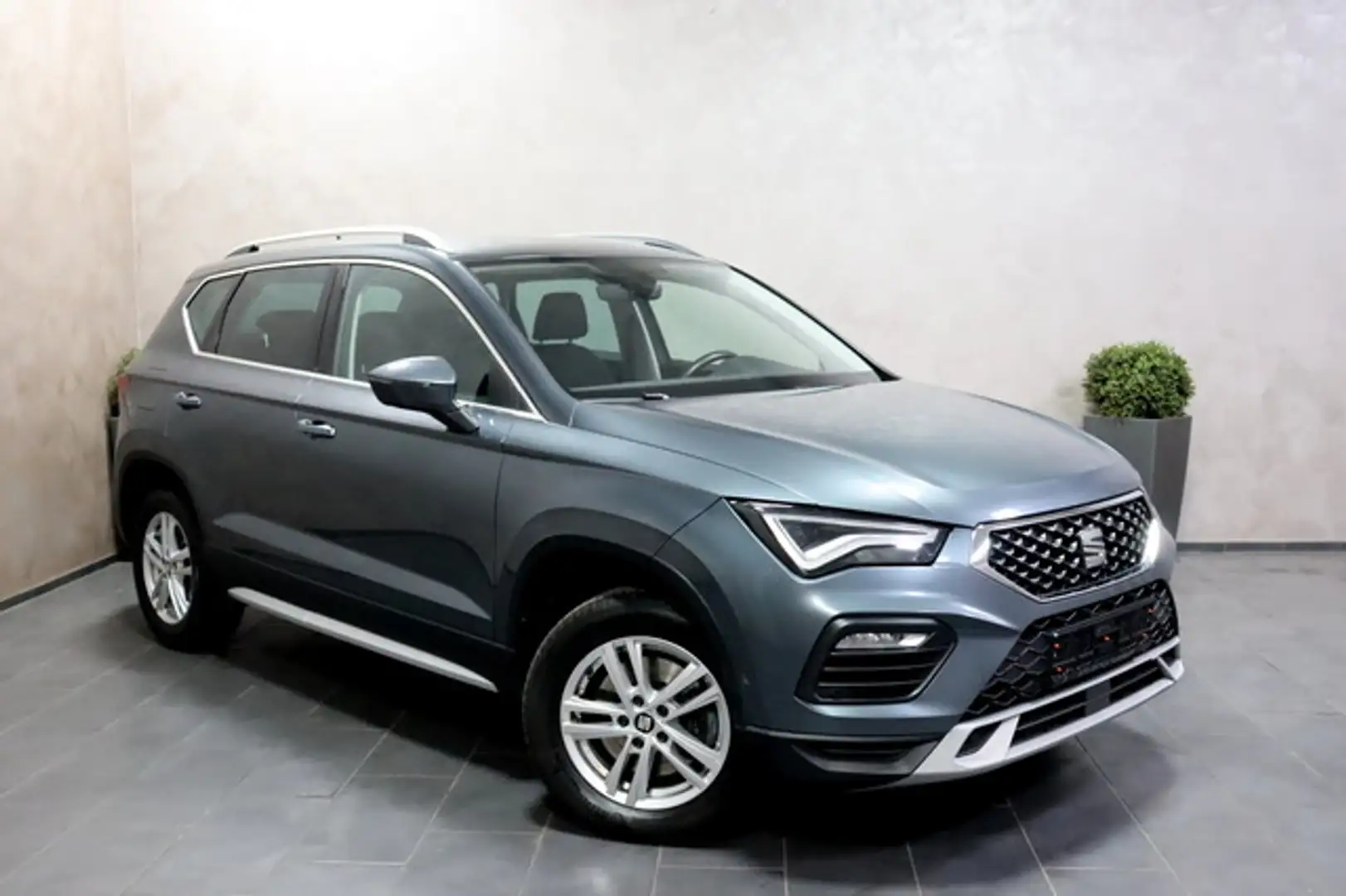 SEAT Ateca Xperience 4Drive DSG LED CAM LEDER NAVI Gris - 2