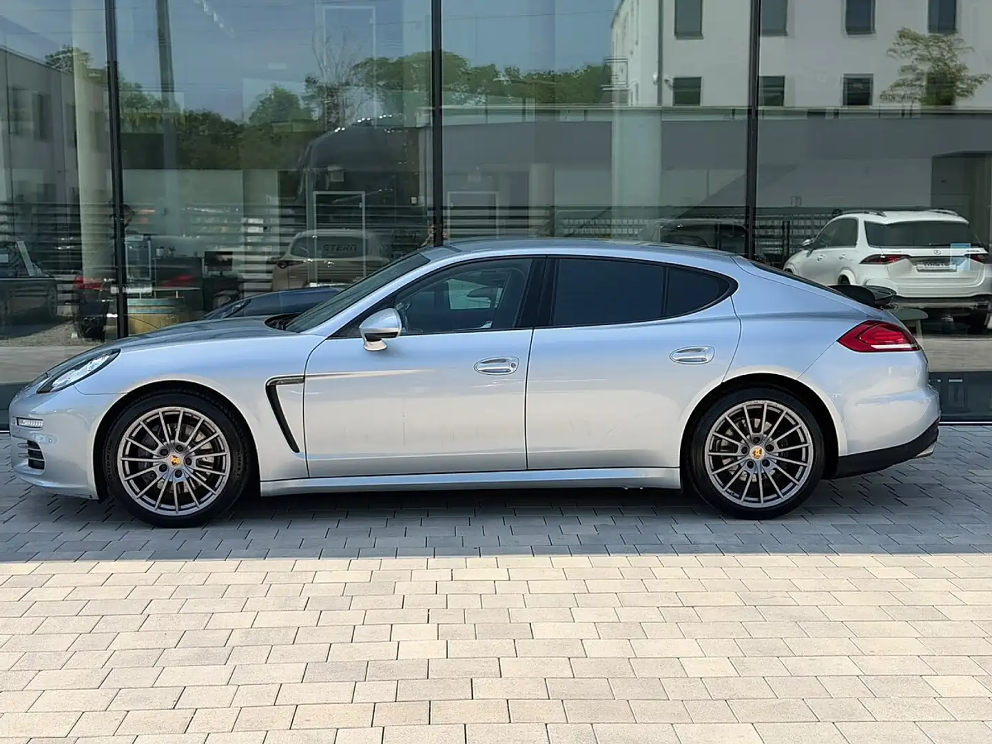 Porsche Panamera 4 DSG *METALLIC* BI-XENON* Silber - 2