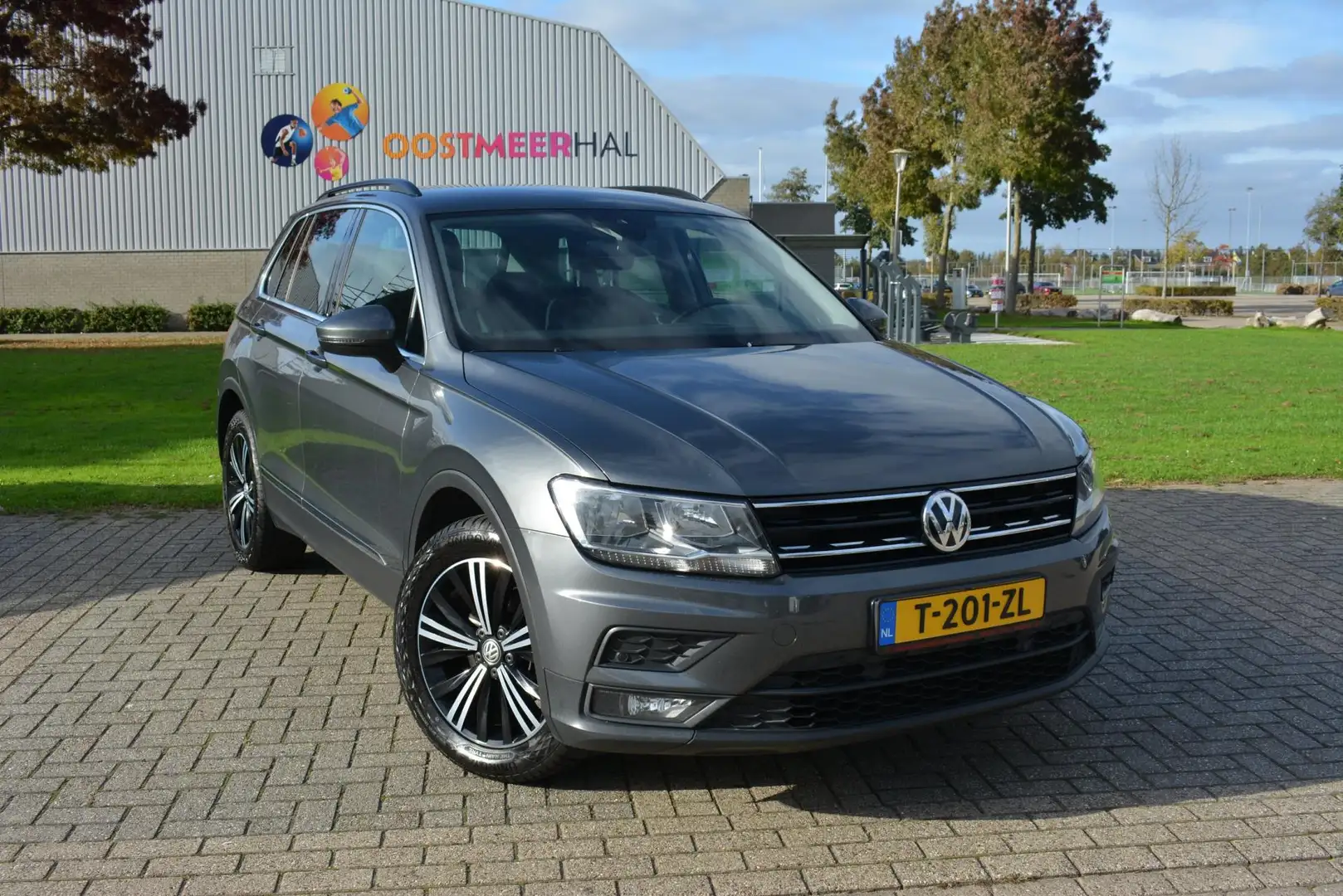 Volkswagen Tiguan 1.4 TSI 4Motion 150 PK Grijs - 2