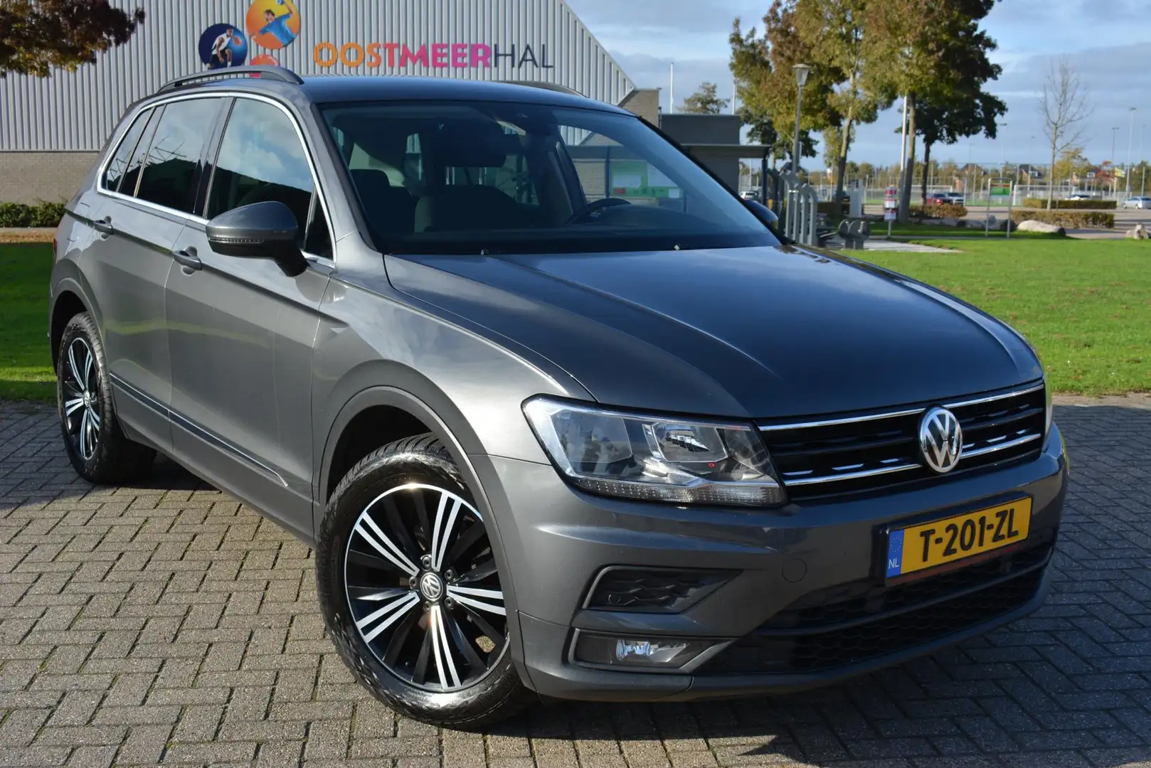 Volkswagen Tiguan 1.4 TSI 4Motion 150 PK Grijs - 1