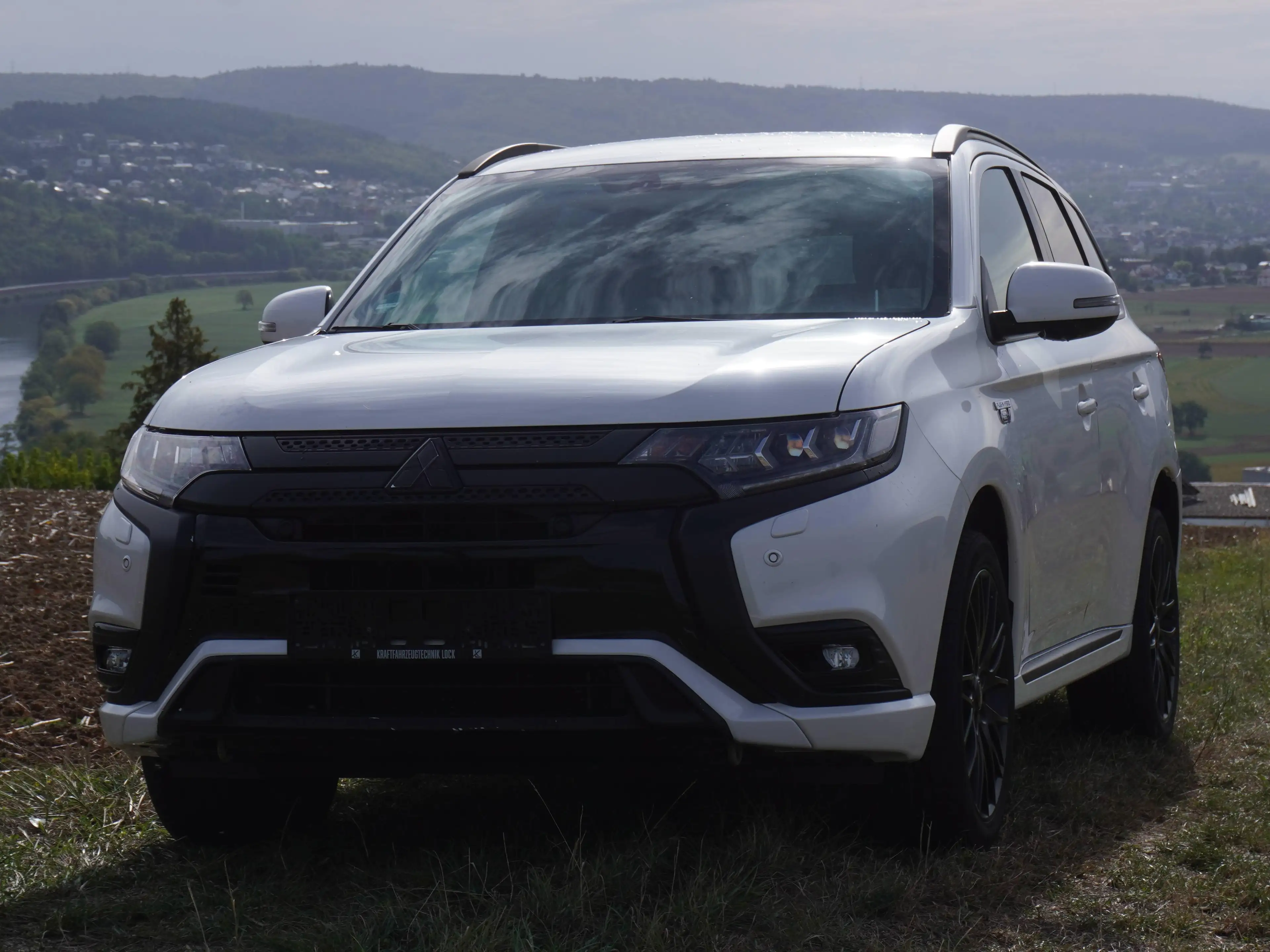 Mitsubishi Outlander PHEV Intro Edition 4WD