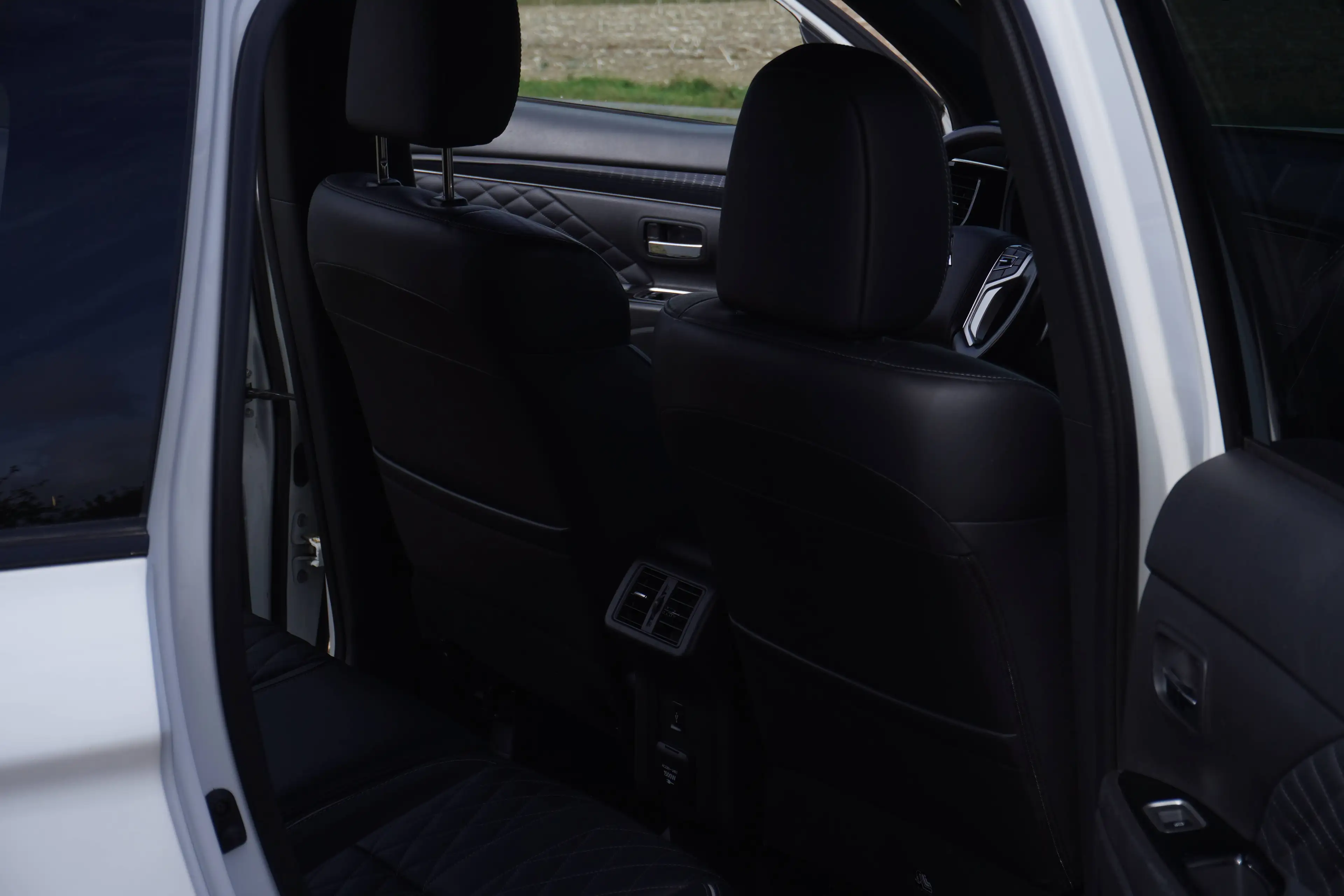 Mitsubishi Outlander PHEV Intro Edition 4WD — photo 10