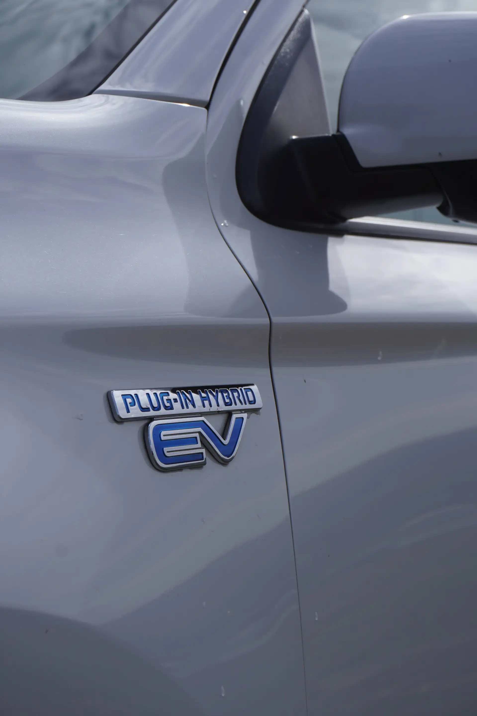 Mitsubishi Outlander PHEV Intro Edition 4WD — photo 9