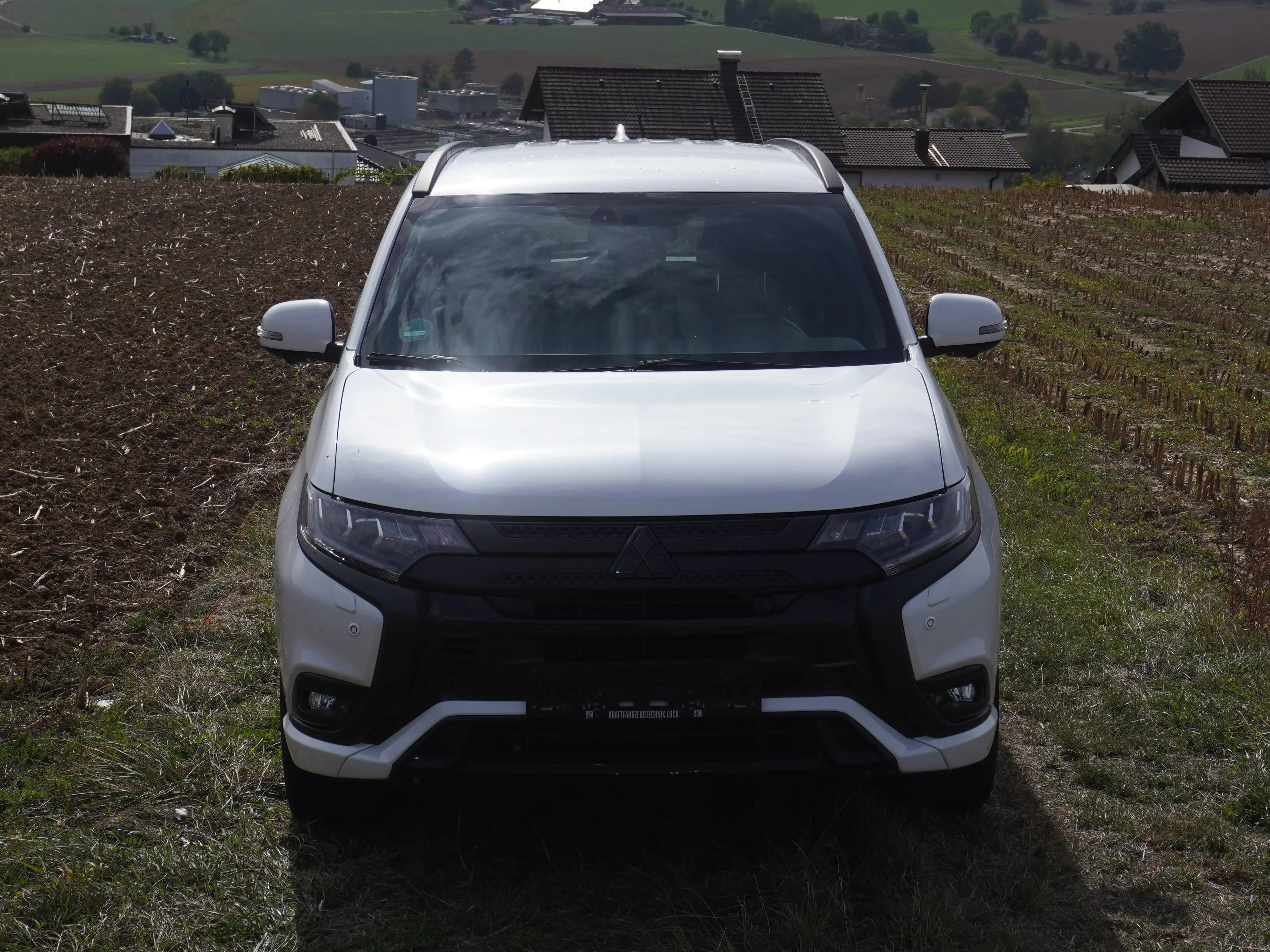 Mitsubishi Outlander PHEV Intro Edition 4WD — photo 5