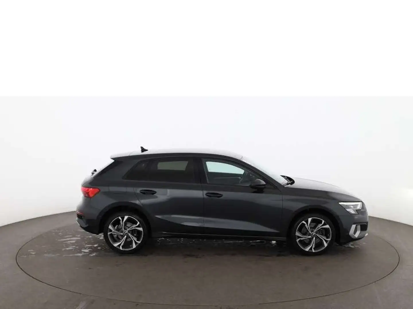 Audi A3 SB 40 TFSI e advanced Aut LED RADAR NAVI TEMP Grau - 2