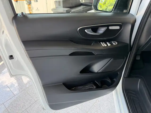 Mercedes-Benz Vito view 7