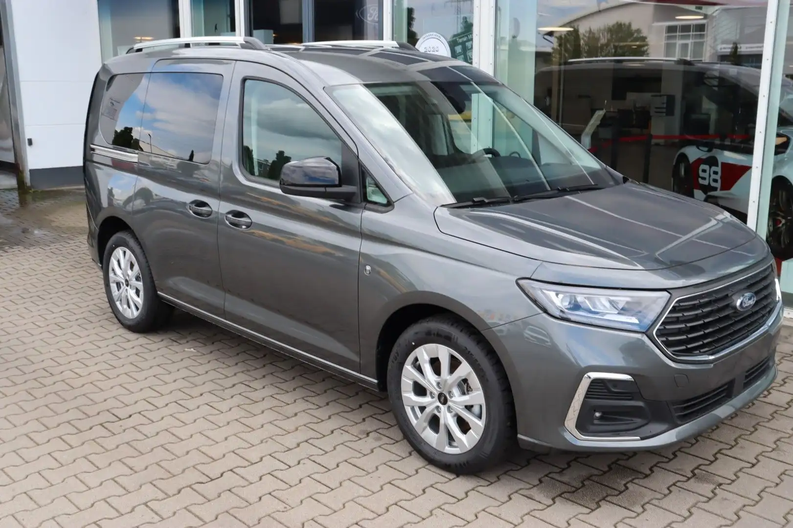 Ford Tourneo Connect Titanium 1.5 EcoB. L1 neu Modell bijela - 2