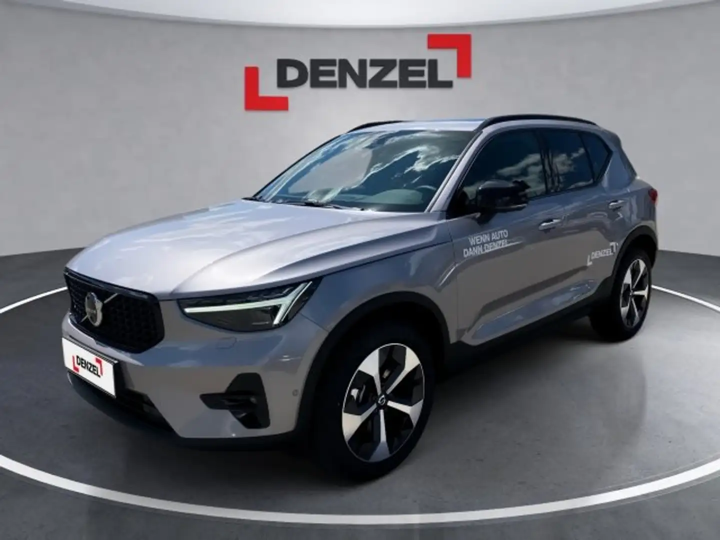 Volvo XC40 Plus, B3 Mild Hybrid, Benzin, Dark Silber - 1