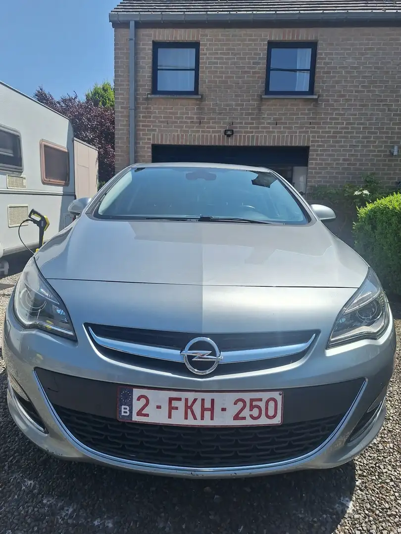 Opel Astra 1.4 Turbo Edition - 2