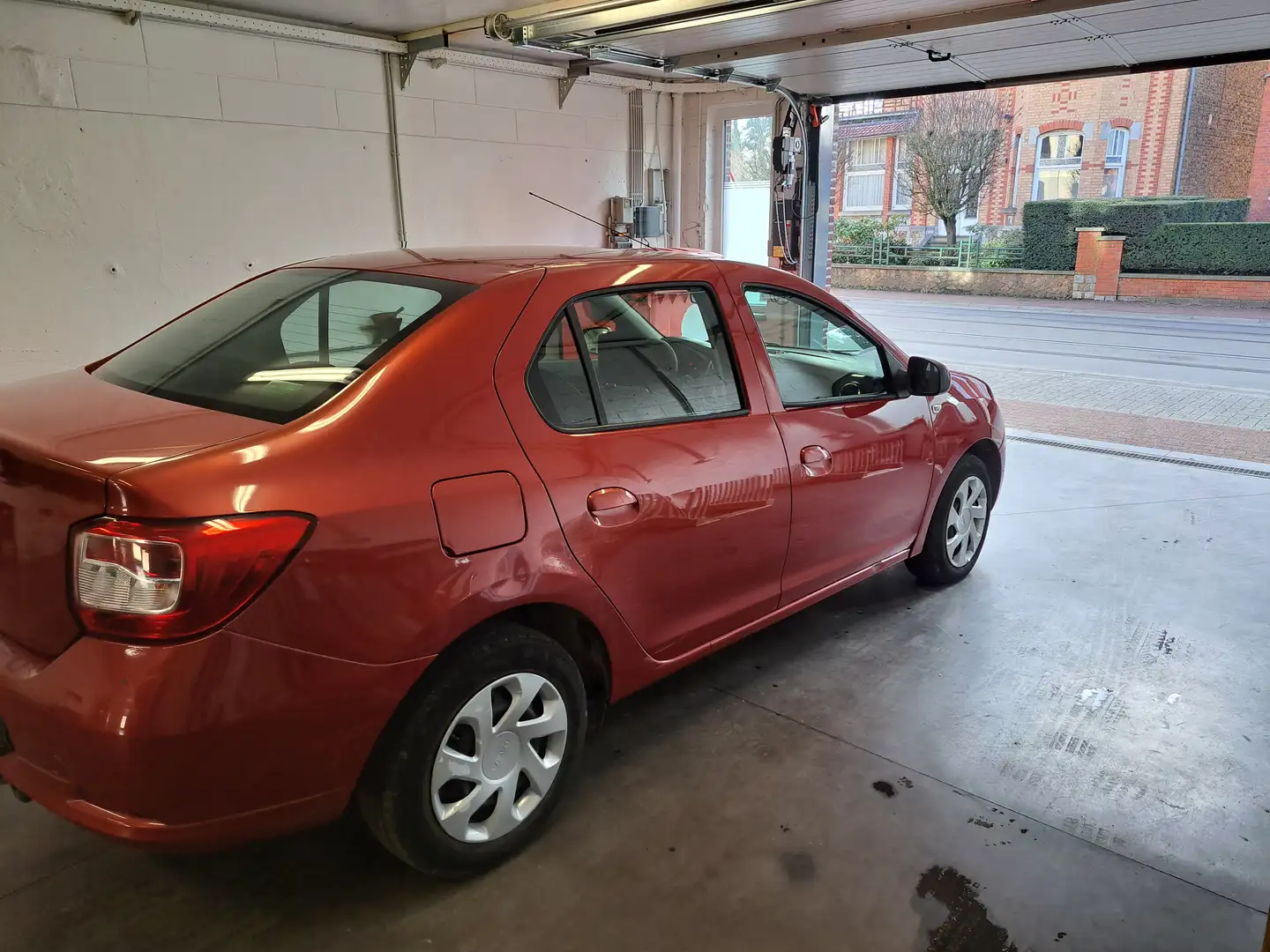 Dacia Logan Logan 1.5 dCi Ambiance Roşu - 1