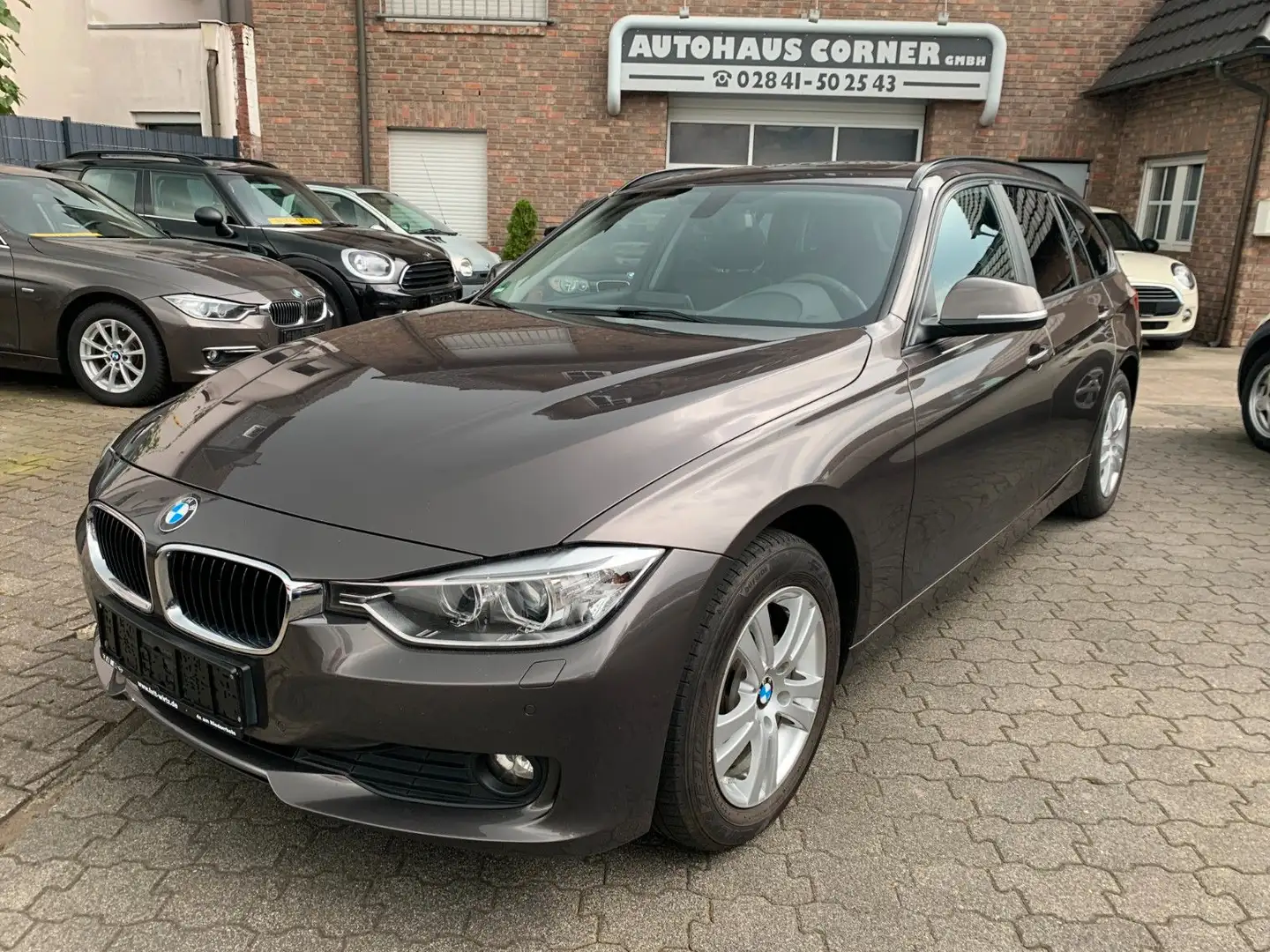 BMW 318 d 2.0 Touring Automatik Panoramadach Bi Xenon Braun - 1