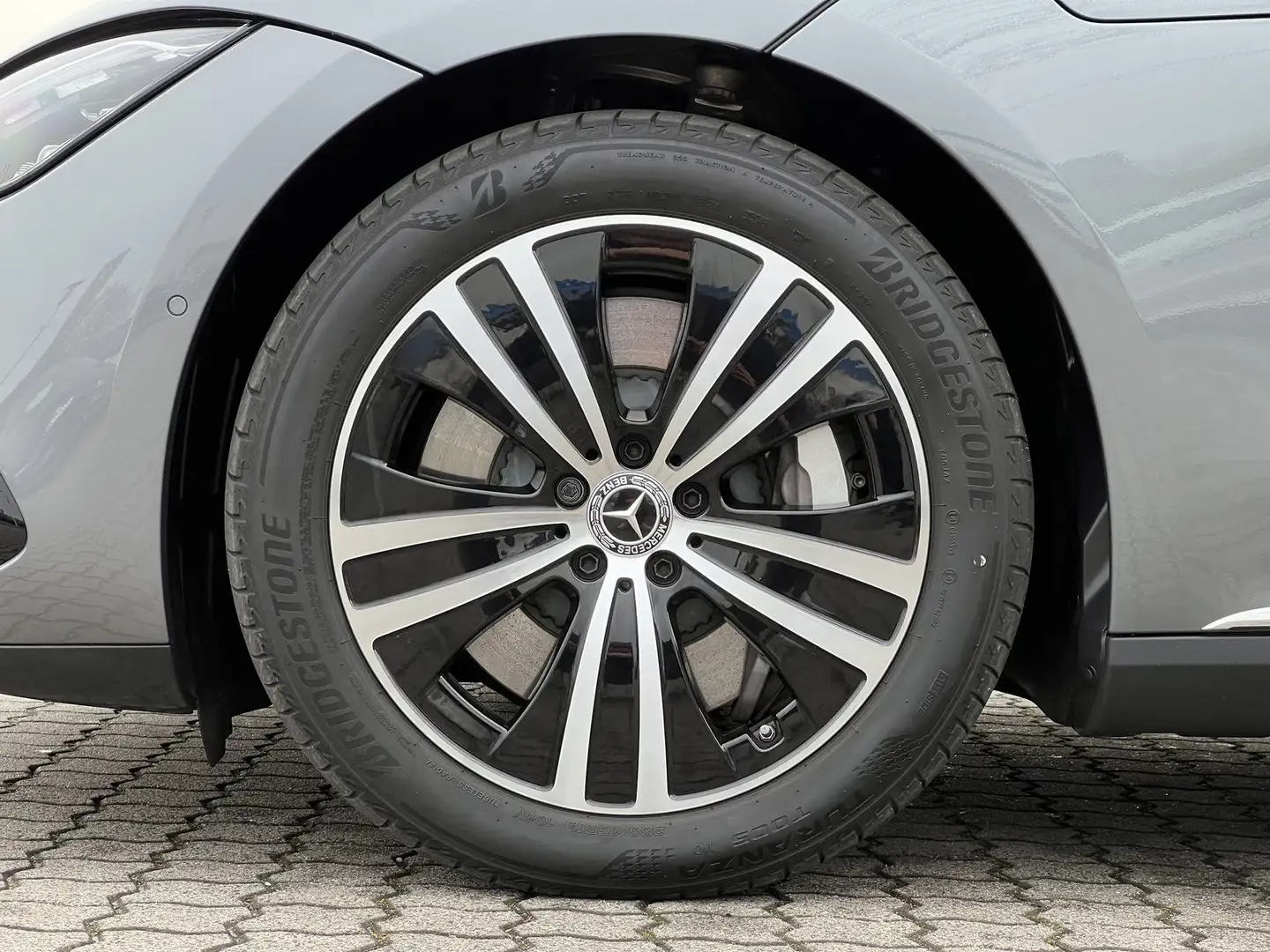 Mercedes-Benz EQE 300 Electric Advanced Kamera Memory HA 4,5° Grau - 2