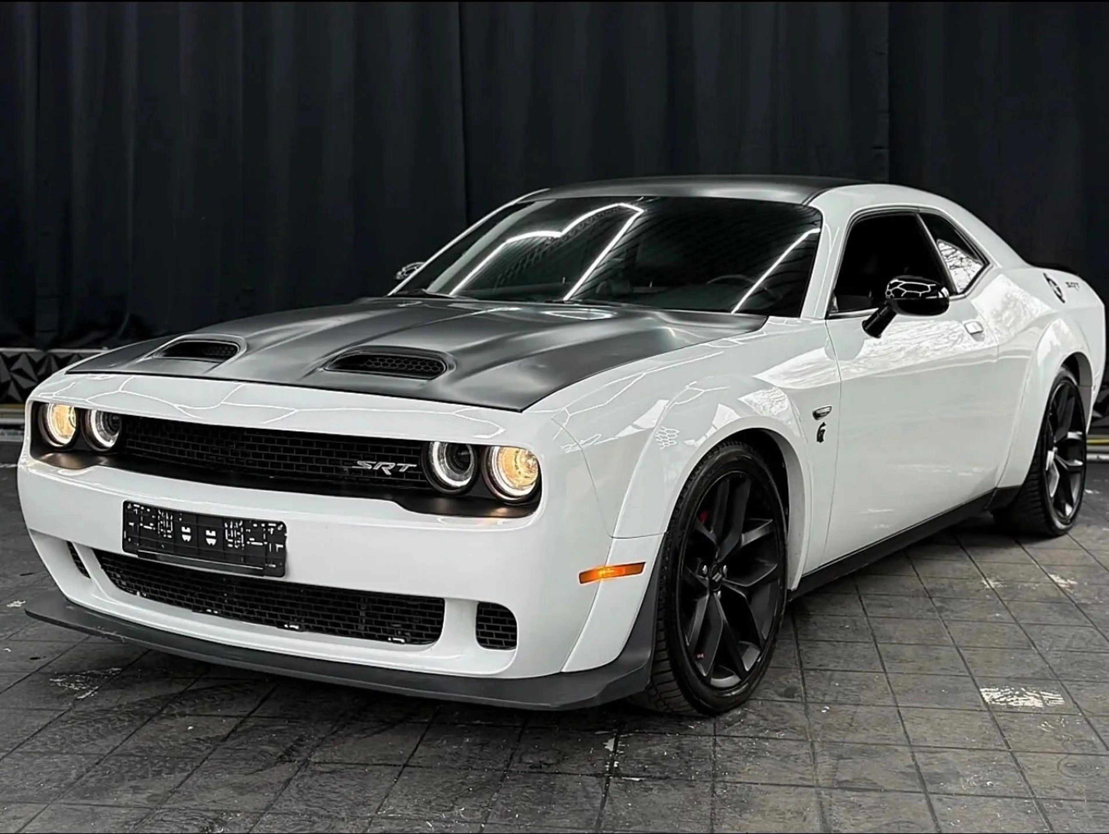 Dodge Challenger — photo 5