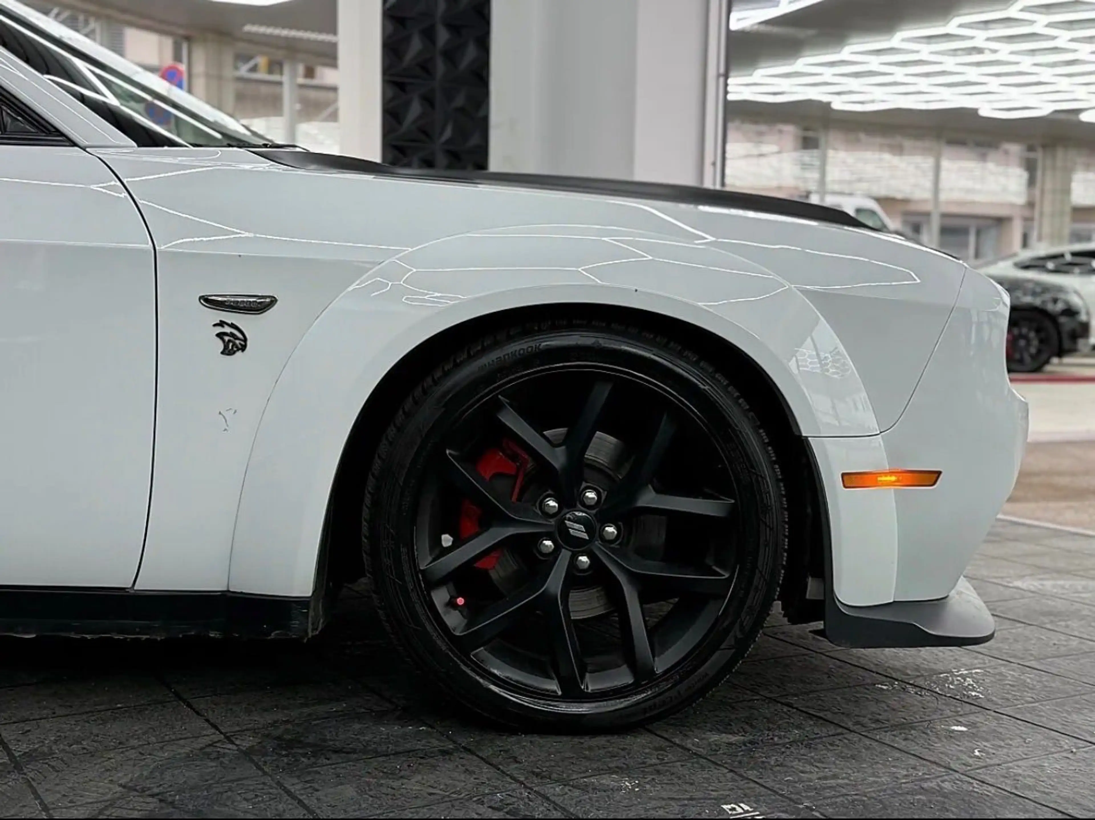Dodge Challenger — photo 7