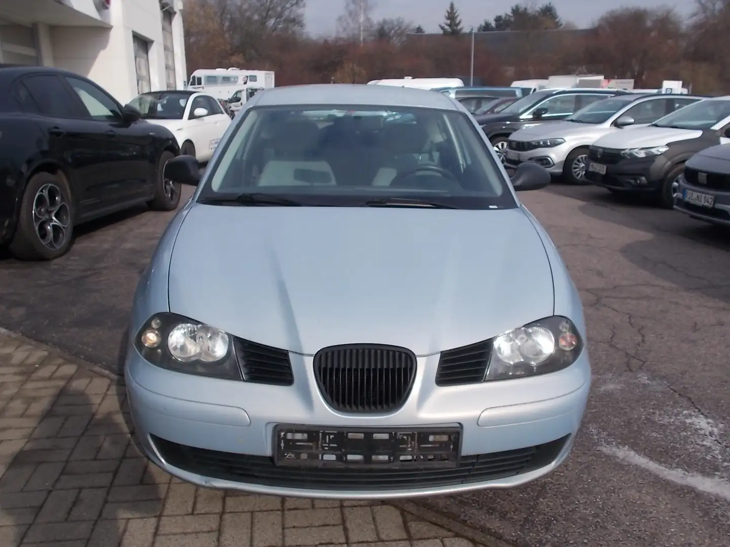 SEAT Ibiza Reference 1.2 12V (64 PS) Grau - 2