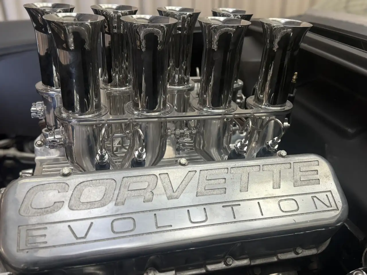 Chevrolet Corvette C1 RESTOMOD / 524Ci (7,5L) / Wilwood / Hilborn / N, foto 3