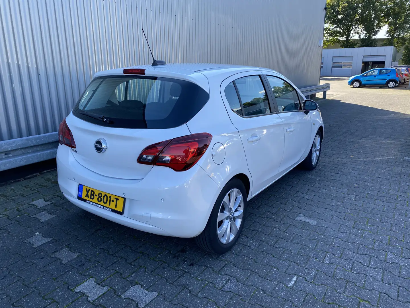 Opel Corsa 1.4 Favourite 87Dkm.NAP, 5-Drs, A/C, CC, Navi, DAB Wit - 2