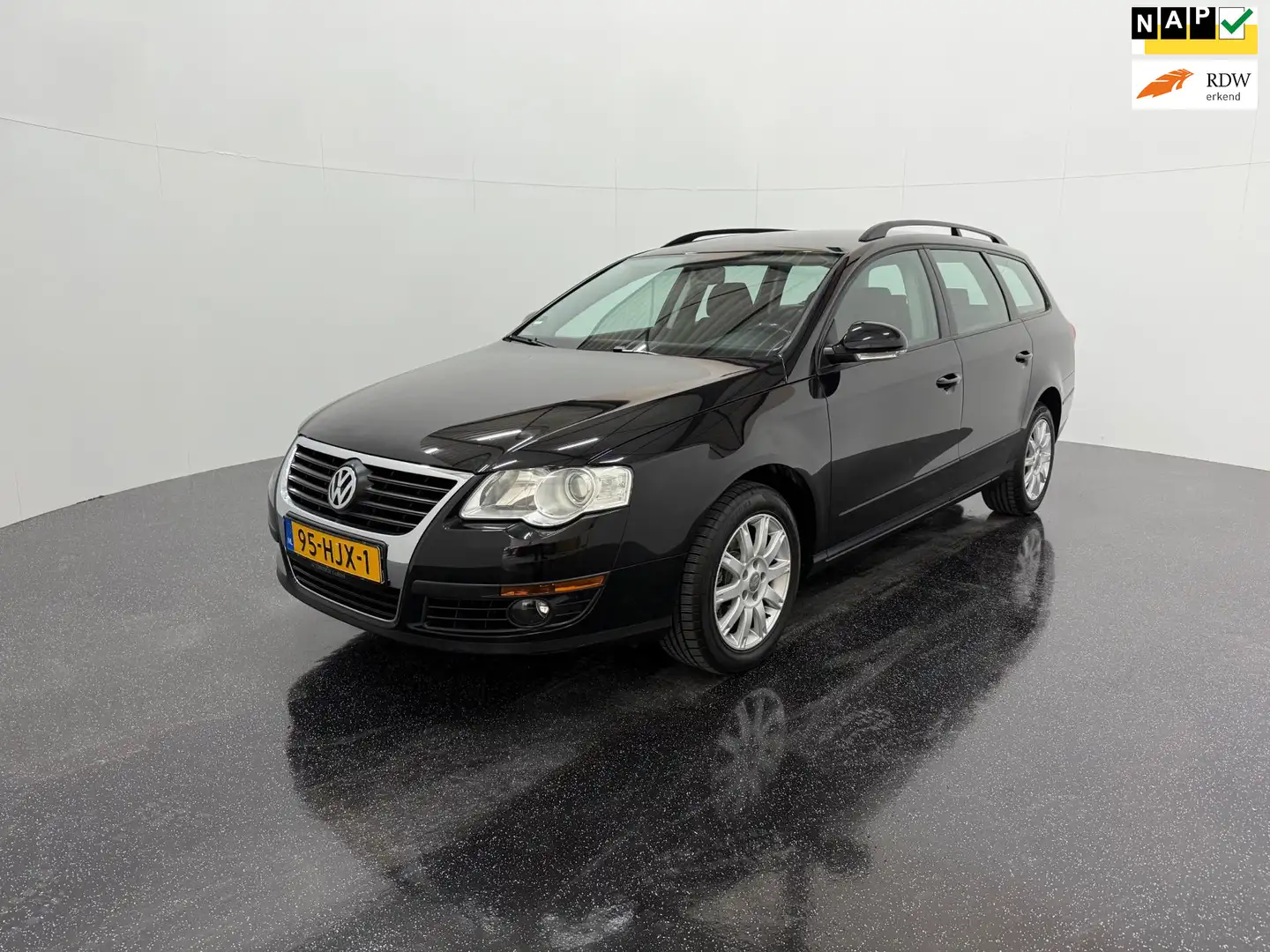 Volkswagen Passat Variant 1.8 TFSI Trendline Noir - 1