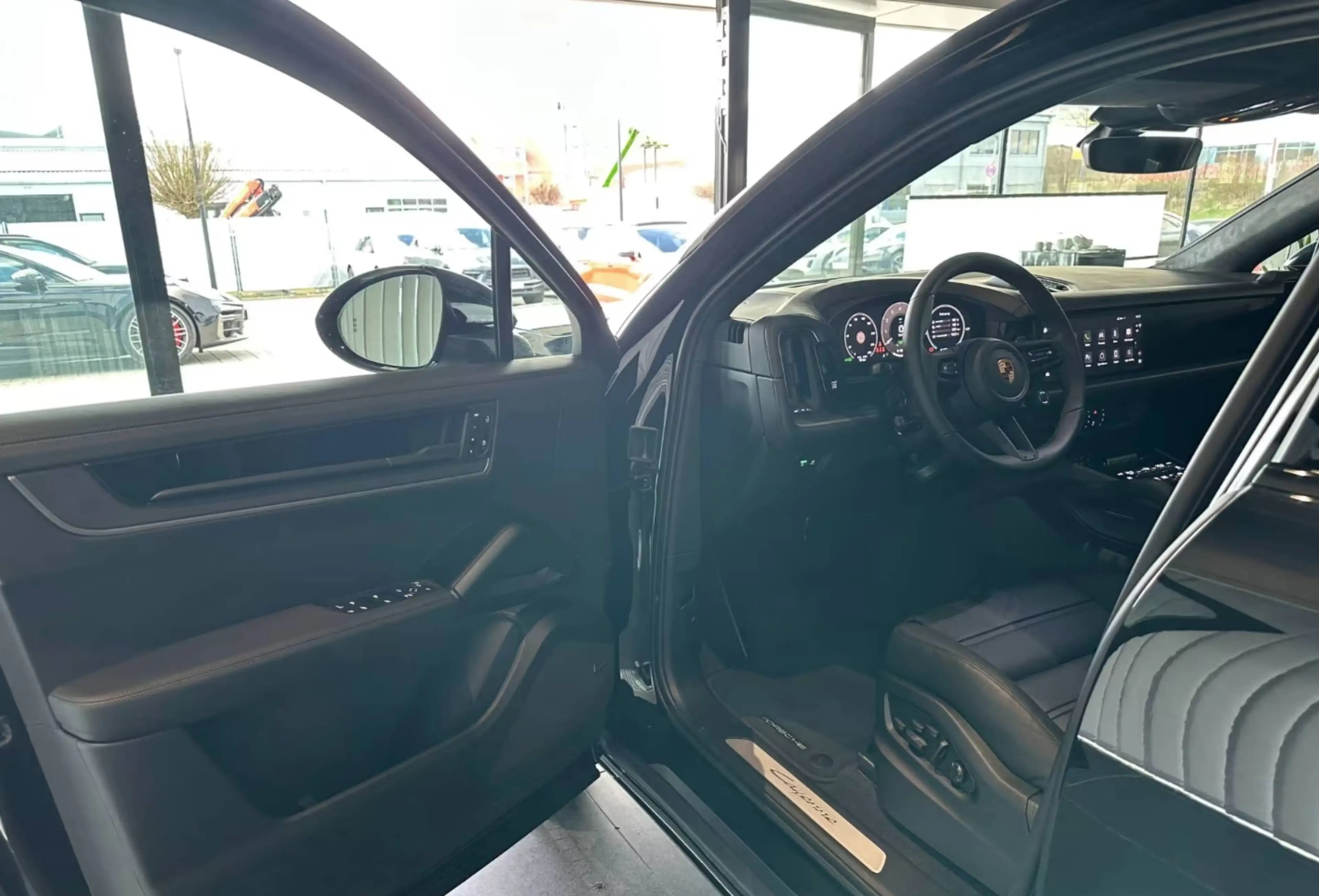 Porsche Cayenne E-Hybrid — photo 15